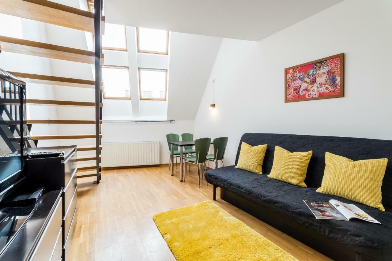 Bpr Soho Boutique Home With Ac Будапеща Екстериор снимка