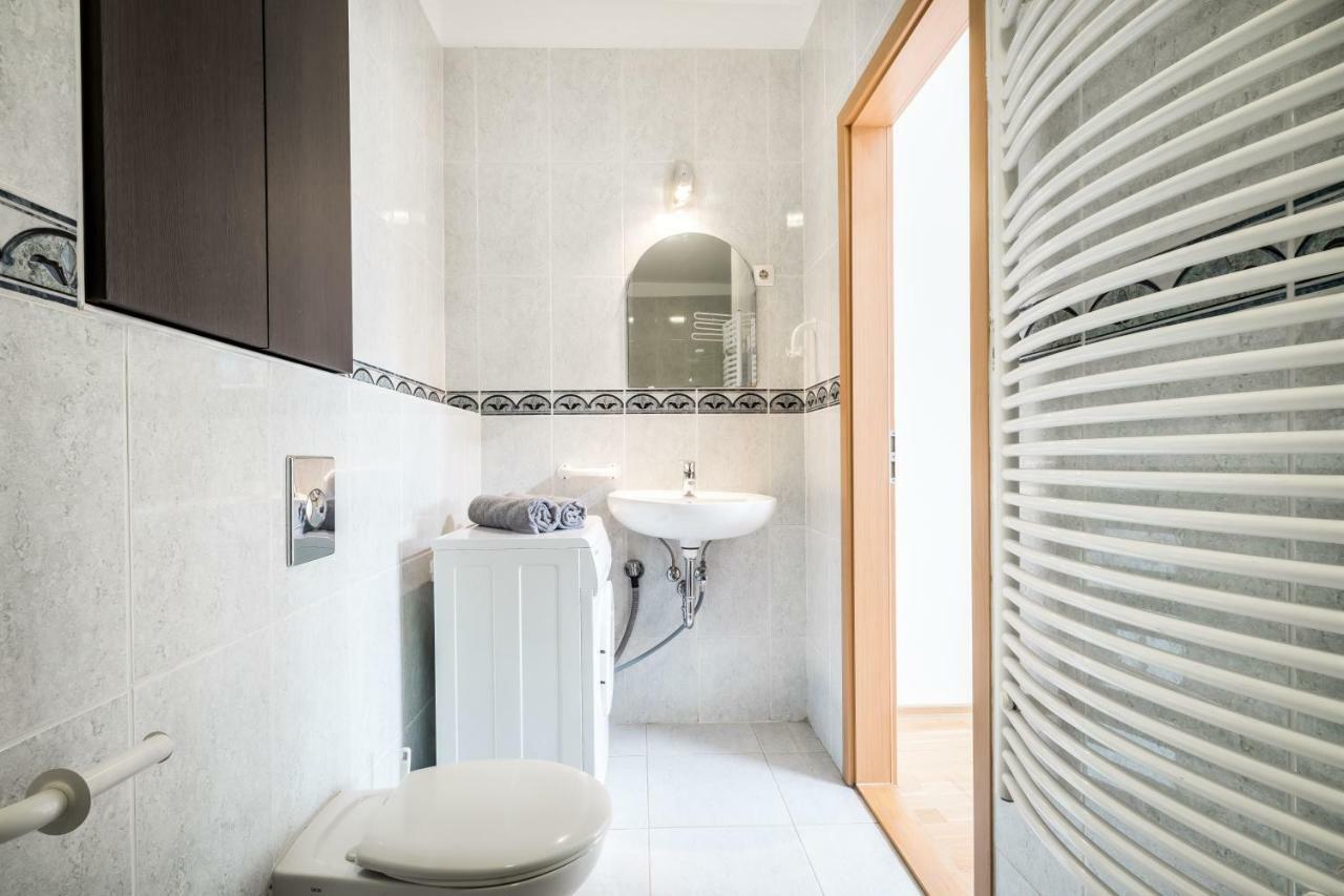 Bpr Soho Boutique Home With Ac Будапеща Екстериор снимка