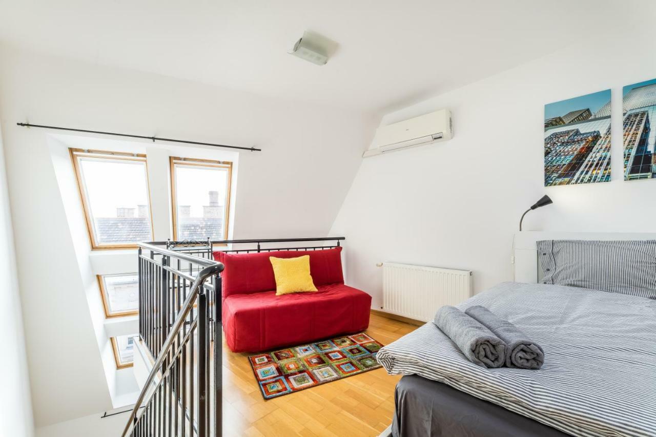 Bpr Soho Boutique Home With Ac Будапеща Екстериор снимка