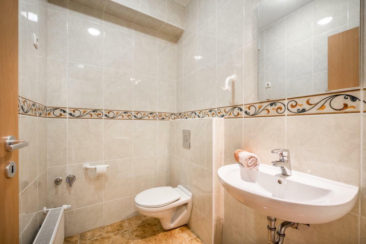 Bpr Soho Boutique Home With Ac Будапеща Екстериор снимка